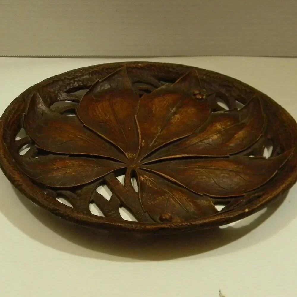 Vintage Syroco Wood Bowl Wall Hanging Leaf Holly Made in USA